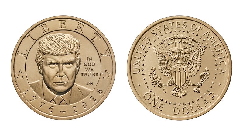 La moneda de un dólar con la cara del presidente Donald Trump. (Departamento del Tesoro de...
