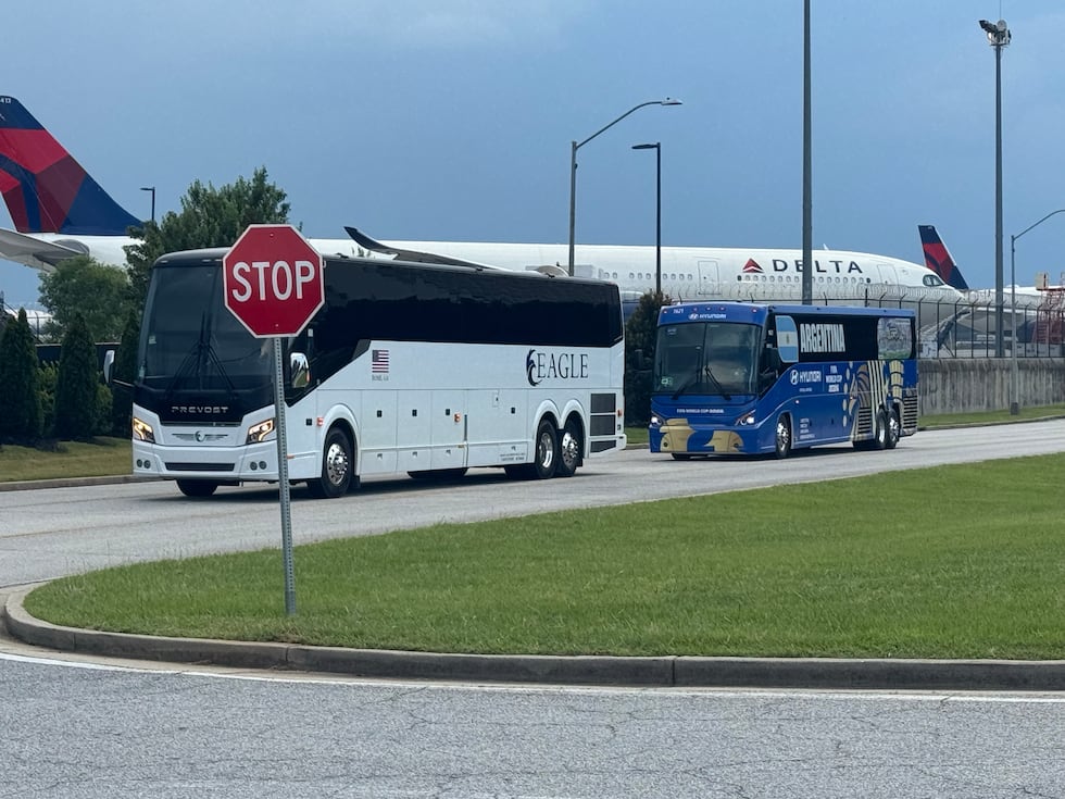 La selección argentina llega al Aeropuerto Internacional Hartsfield-Jackson de Atlanta.